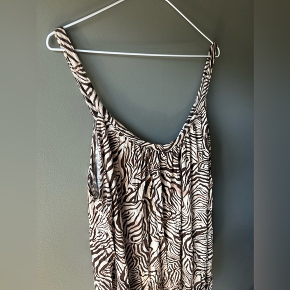 Jules + James size Large zebra black and crème patterned tank top, loose flowy - Picture 4 of 4